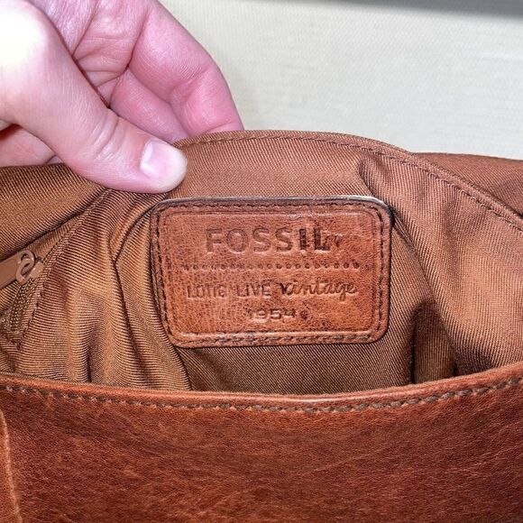 FOSSIL TAN LEATHER FLAP OVER MAGNETIC CLOSE PURSE LONG LIVE VINTAGE - Picture 11 of 12
